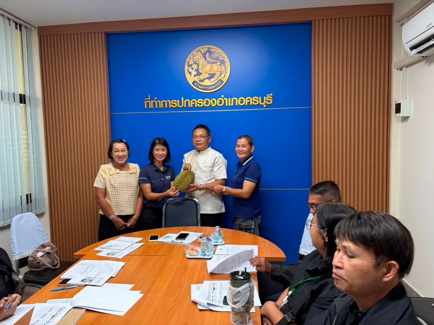 สำนักงานพัฒนาชุมชนอำเภอครบุรี ร่วมประชุมคณะกรรมการส่งเสริมวิสาหกิจชุมชนจังหวัดนครราชสีมา ระดับอำเภอ